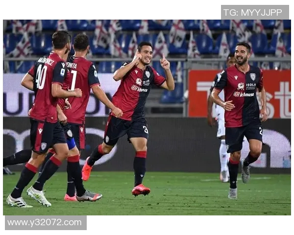 那不勒斯老板宣布重金引进新战术专家,或全面翻新阵容 那不勒斯老板宣布重金引进新战术专家,或全面翻新阵容