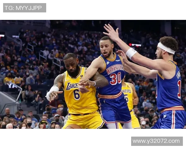 湖人勇士激战回顾精彩比赛录像全程分析与精彩瞬间集锦 湖人勇士激战回顾精彩比赛录像全程分析与精彩瞬间集锦